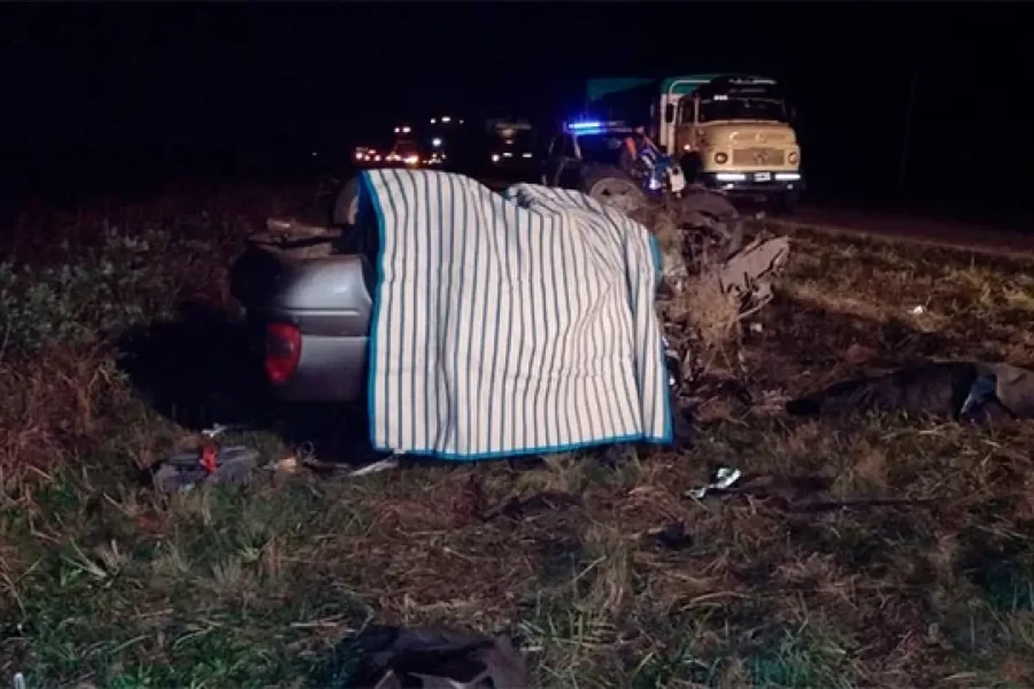 Impactante choque en Concepción del Uruguay terminó con cuatro muertos y un funcionario gravemente herido