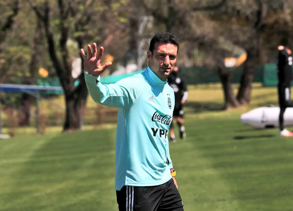Scaloni dio una lista de  cara a Paraguay y Perú