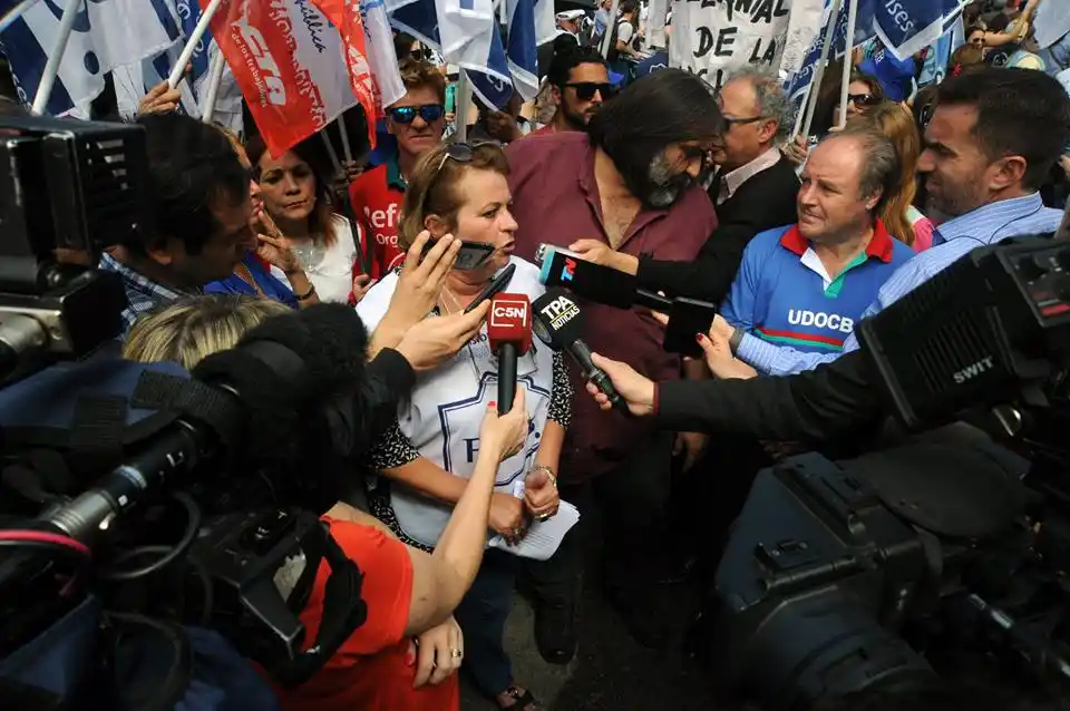Disparidad en las estadísticas de adhesión al paro docente: El Gobierno señaló un 42% y los gremios 90%