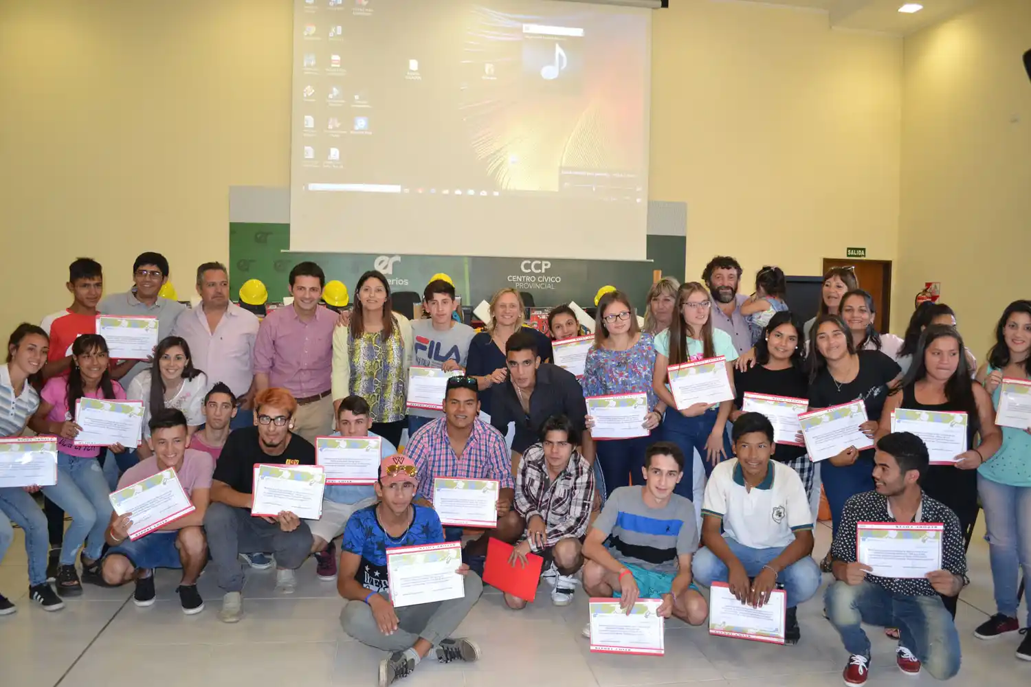  Se entregaron herramientas a jóvenes del Programa Formar para Emprender