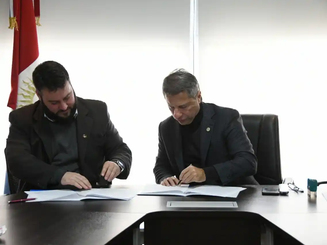 Convenio entre el municipio y el Colegio de Ingenieros para fortalecer la seguridad urbana y ambiental.