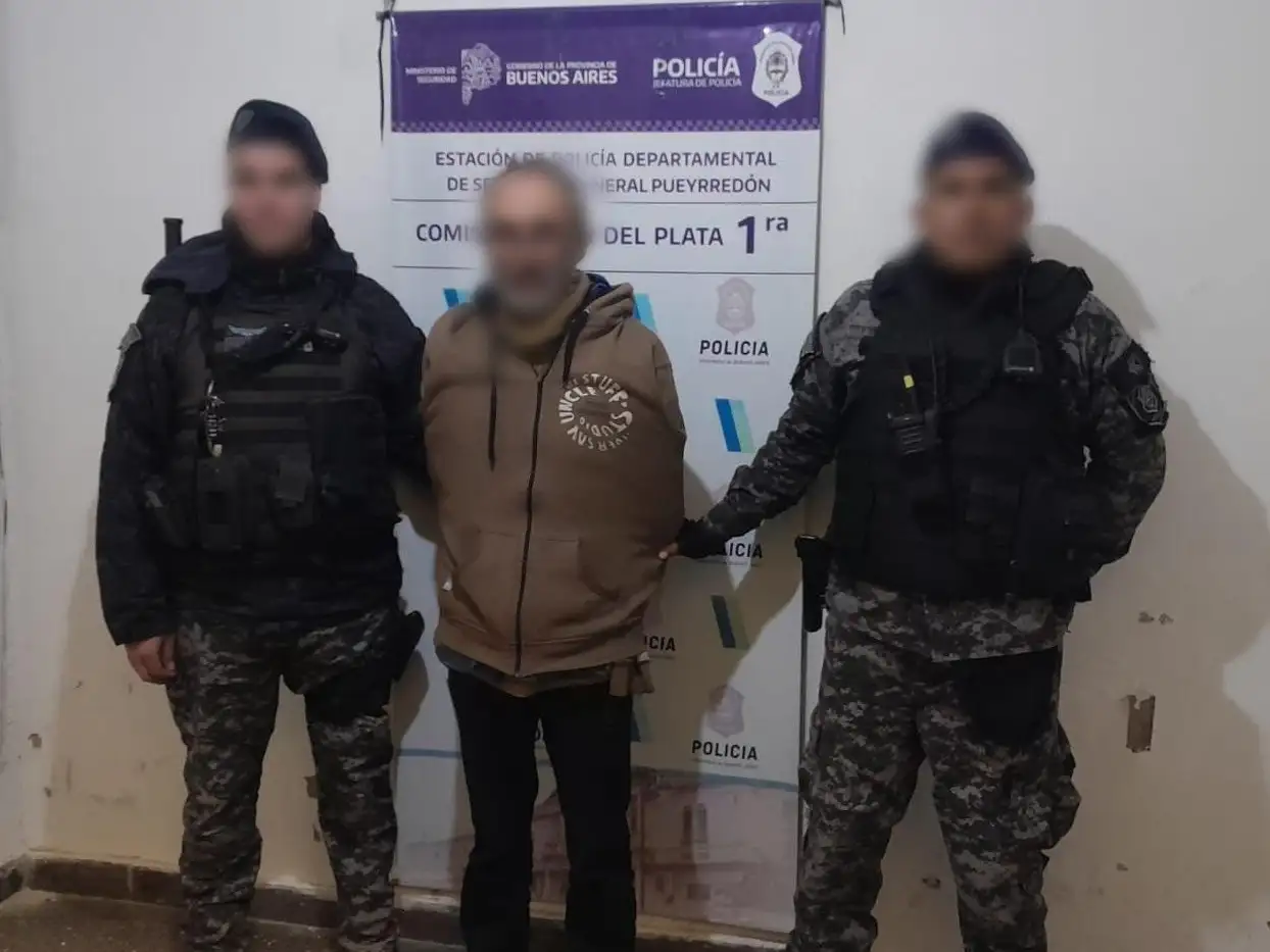 Un hombre de 58 años fue aprehendido en la intersección de avenida Luro y Olazábal.