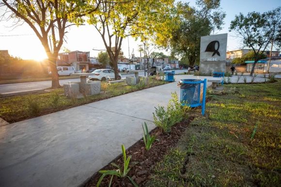 En Lanús inauguraron una plaza con el nombre Hebe de Bonafini