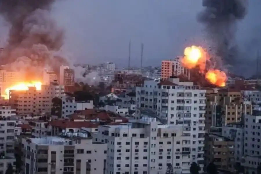 Santafesino en Israel entrenó, con juegos, a sus hijas a resguardarse: "El que llega último pierde"