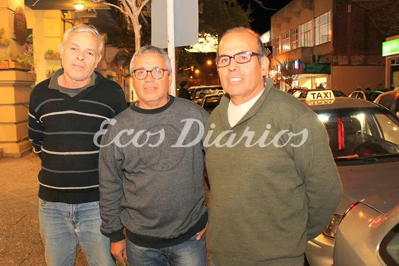 Entre anécdotas y saludos, los taxistas celebraron su día