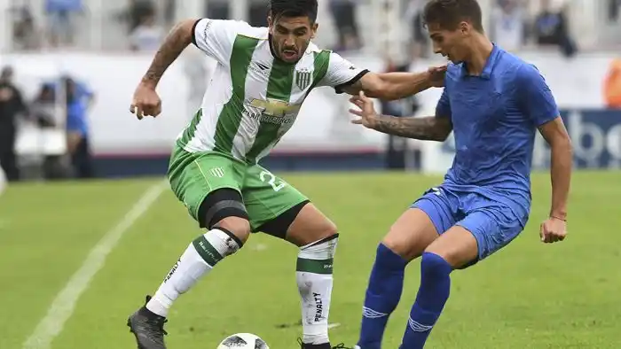 Vélez luchó y encontró el gol frente a Banfield en el Amalfitani