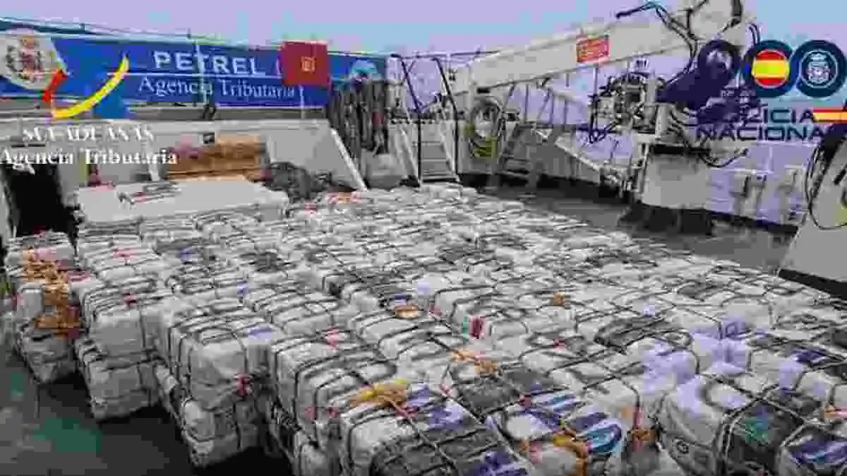 Incautan más de 3.000 kilos de cocaína en una embarcación venezolana cerca de Canarias