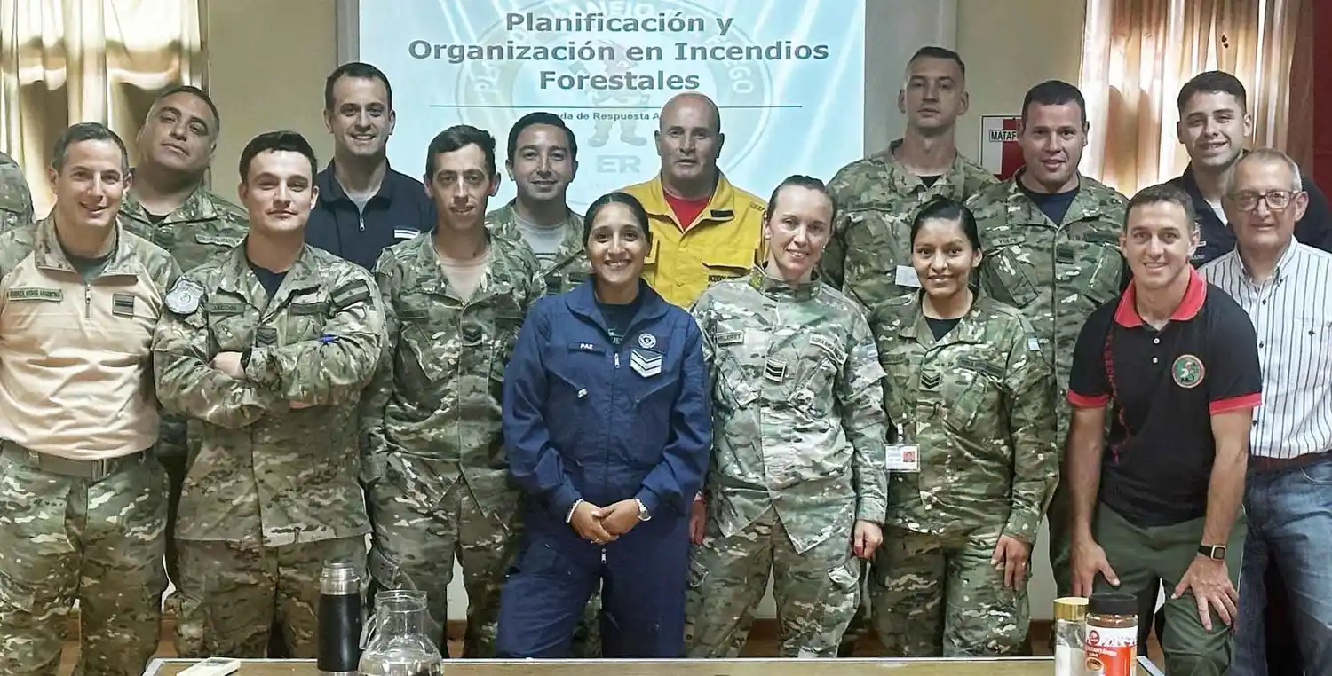 Bomberos entrerrianos continúan capacitándose en el Plan de Manejo del Fuego