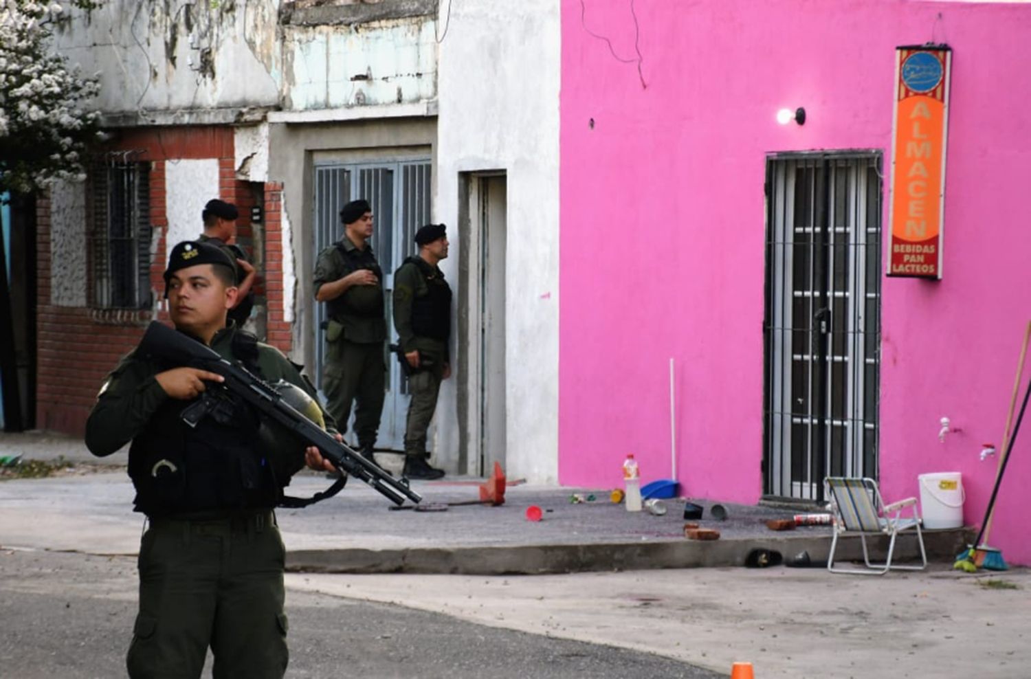 Asesinaron a tiros a dos mujeres en distintos episodios y recrudece la violencia en Rosario