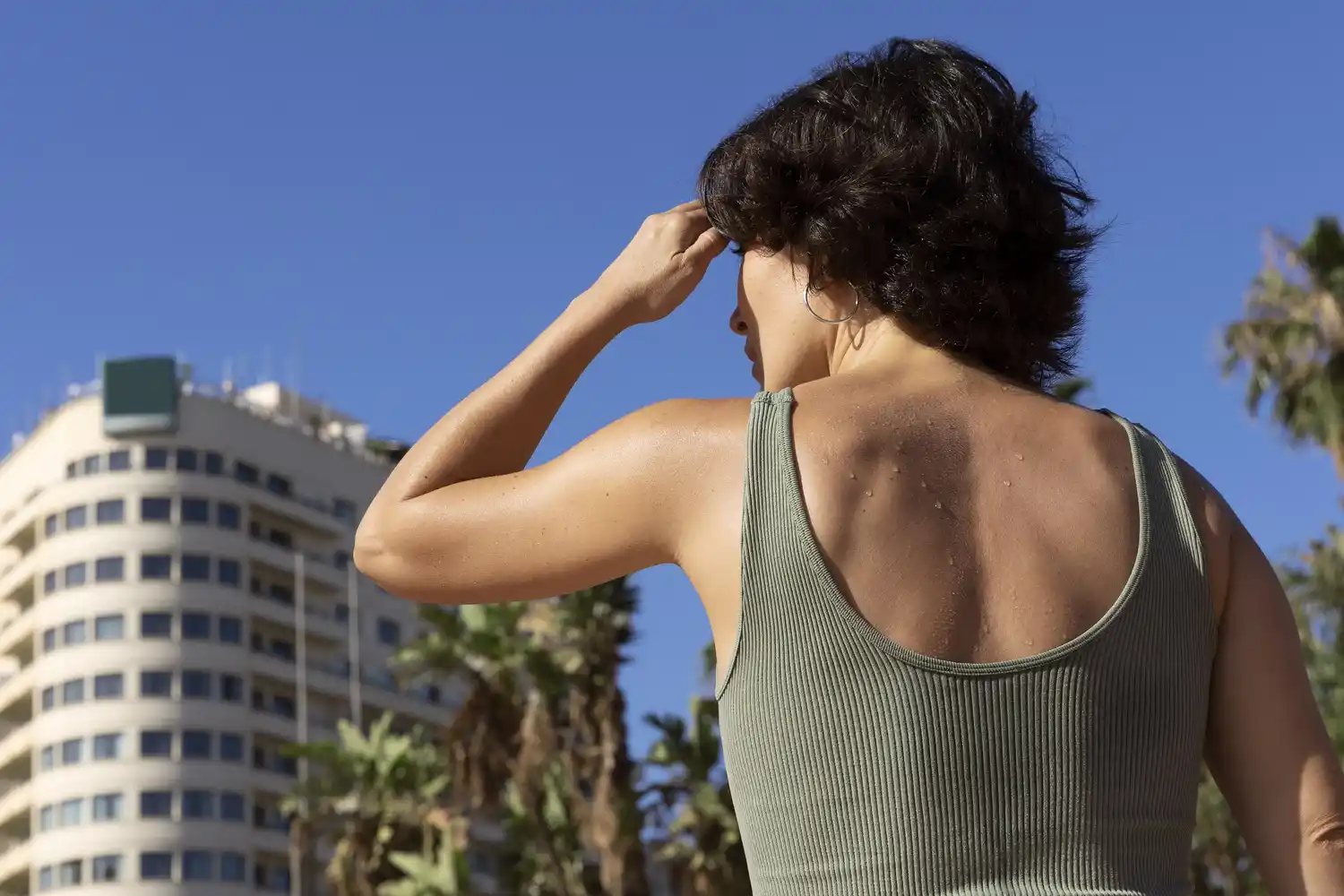 Cuidar el corazón en verano: cómo protegerse de las altas temperaturas y sus riesgos cardiovasculares