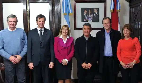 Ministra de Scioli quiere a Urribarri en un eventual gabinete nacional	 