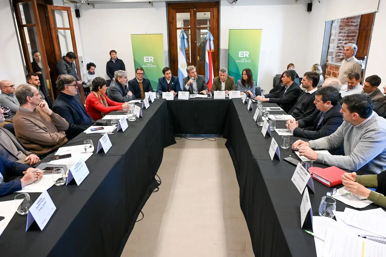 Frigerio anunció subsidios, créditos y baja de Ingresos Brutos para el turismo