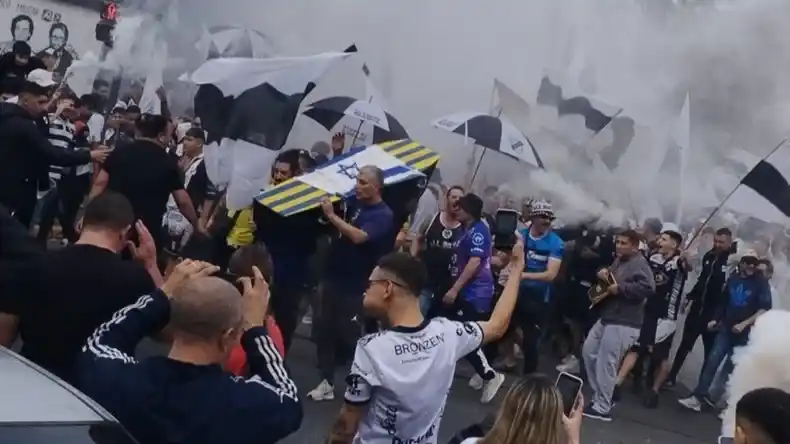 Detenidos en la tribuna de All Boys.