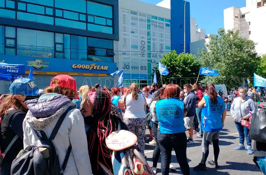 Protesta en Anses: "Hay que pensar en dar empleo a los que vivimos acá todo el año"