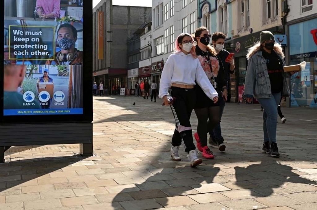 Inglaterra: fin de las restricciones, incluida la cuarentena a positivos