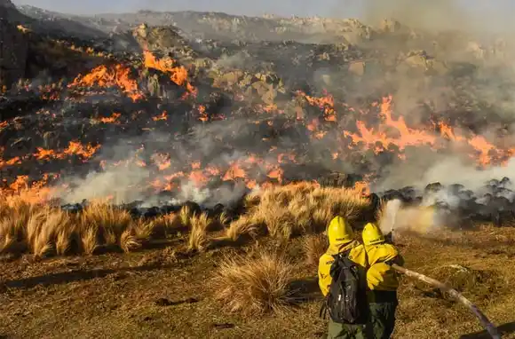 Córdoba aseguró que se controlaron los incendios en Valle de Punilla