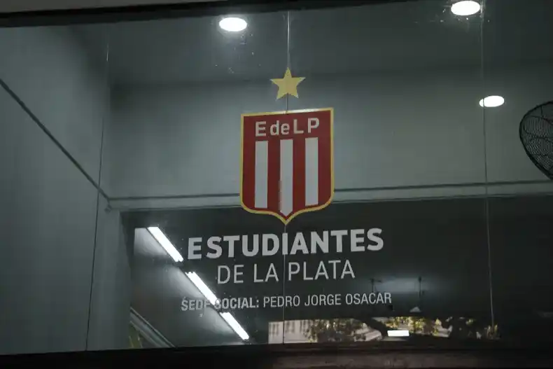 Club Estudiantes de La Plata separó al entrenador