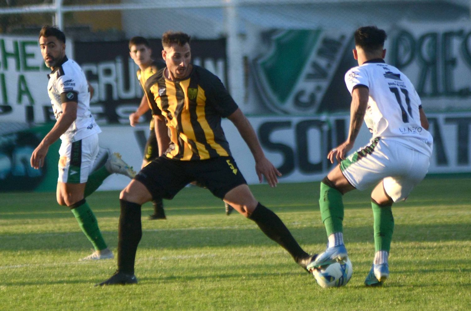 Santamarina estuvo muy lejos de Villa Mitre