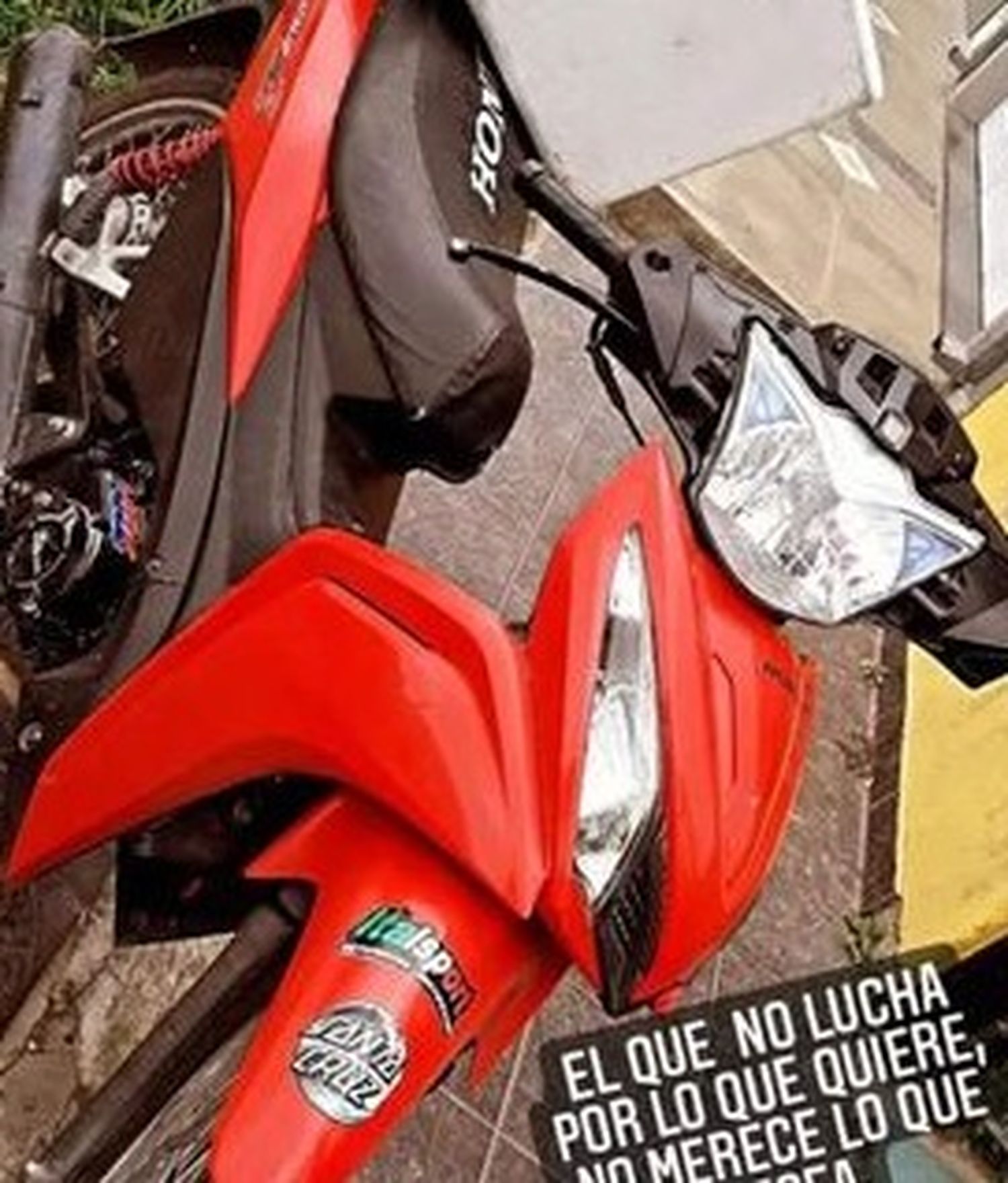 Delincuentes armados desvalijaron a un motoquero