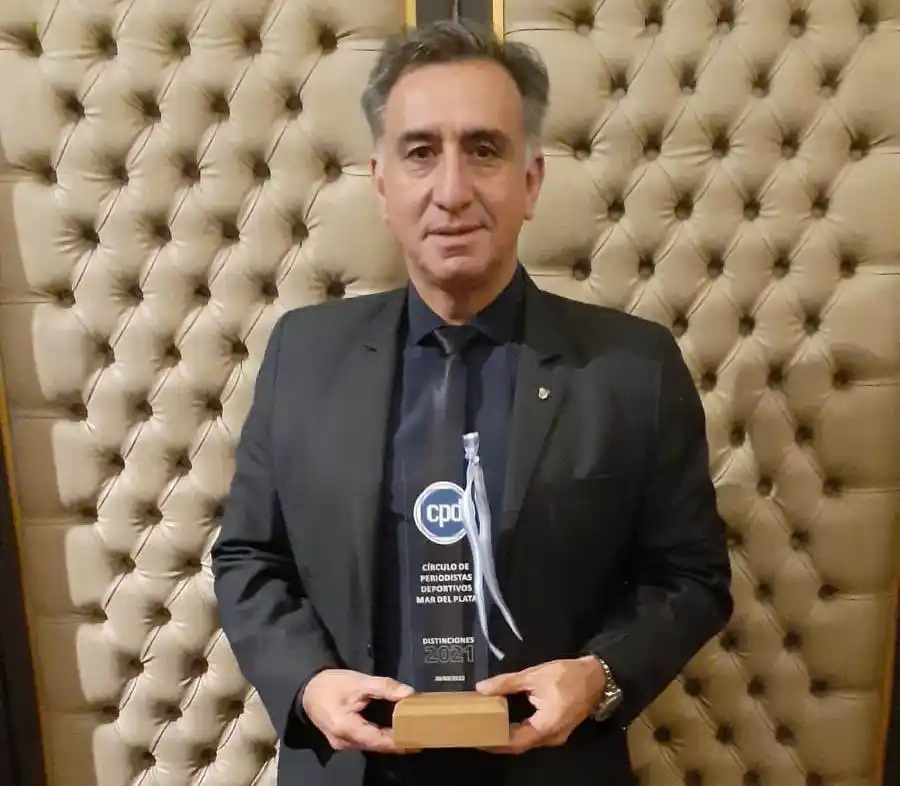 Alejandro Yapuncic fue reconocido en los premios del Deporte