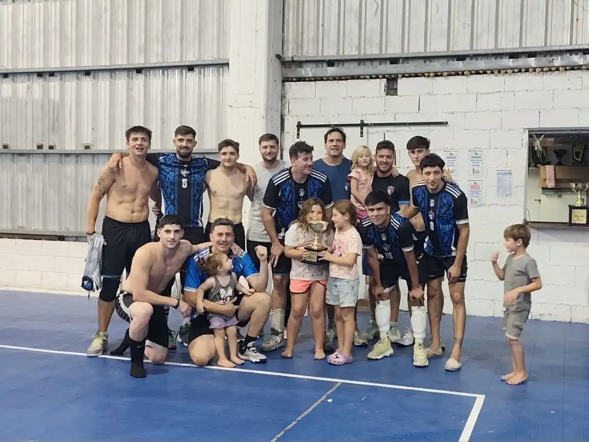 Equipo A de Club Ciudad, subcampeón de la Copa de Oro tras caer ante el histórico Rosario Central.