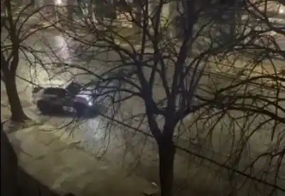 Locura al volante: un irresponsable conductor y su peligrosa maniobra en plena Av. Santamarina