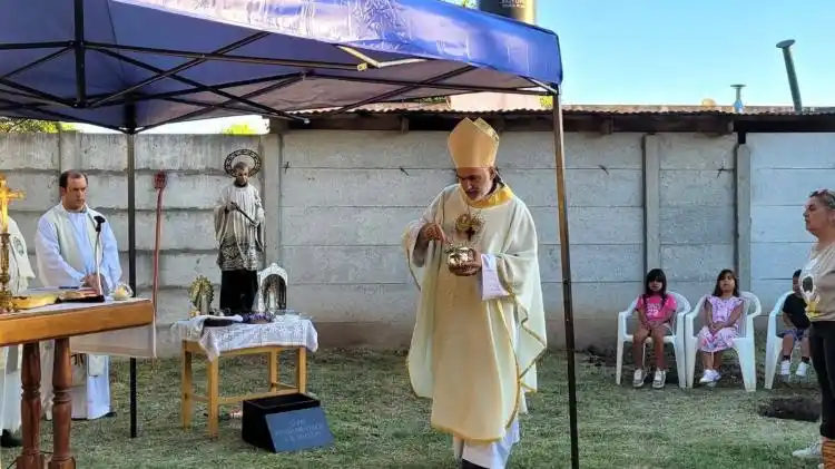 Chascomús: bendijeron la piedra fundamental de la capilla San Luis Gonzaga en barrio San Luis