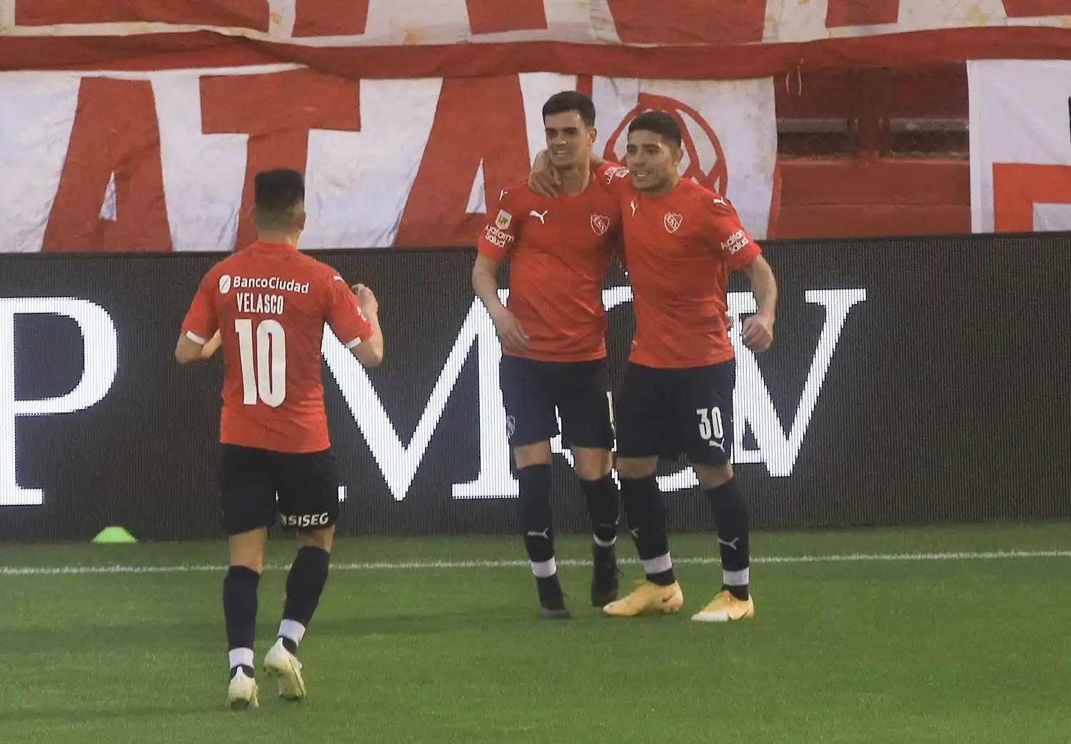 El festejo del gol de Alan Soñora.