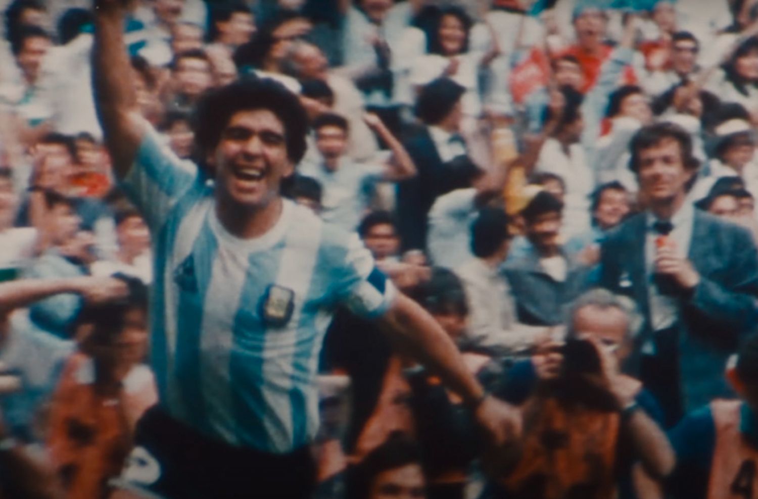 Con Maradona en el video, FIFA lanzó el primer tema oficial de Qatar 2022