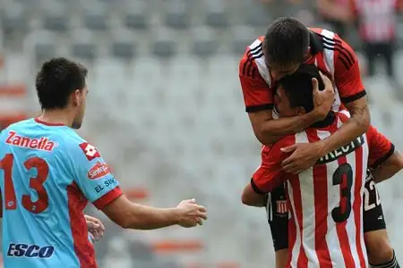 Con lo justo, Estudiantes se quedó con los tres puntos ante Arsenal 