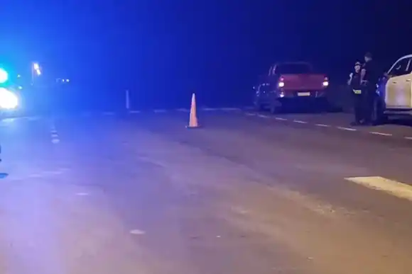 Detenidos por intentar coimear a policías en Gato Colorado: “Tomá, agarrá y nos vamos”