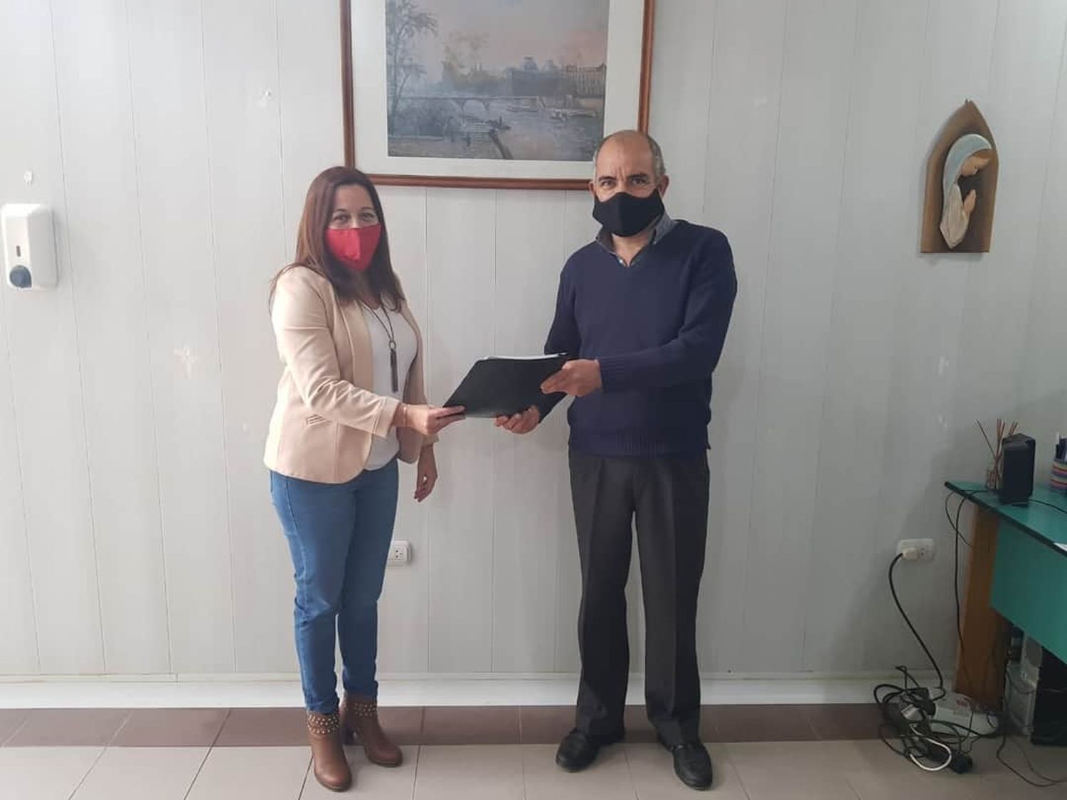 La Diputada Farfán donó la mitad de su sueldo a la Cooperativa Jeannot Sueyro