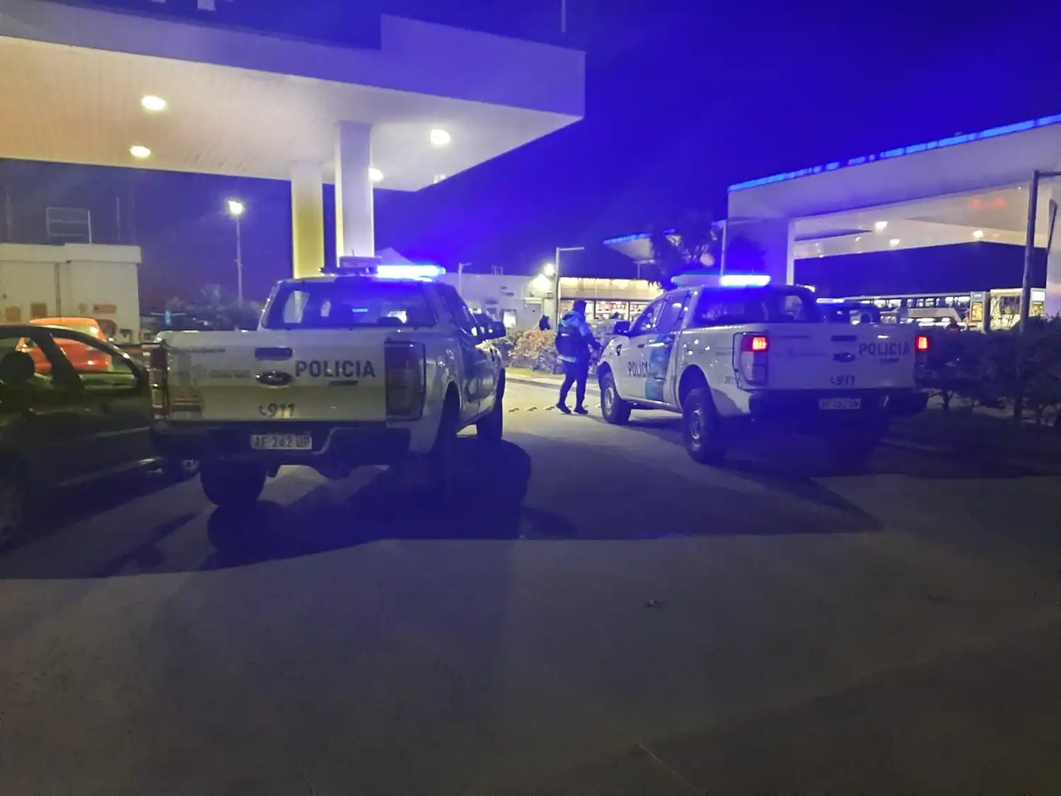 Arrestan a dos policías por intentar extorsionar a un empresario local