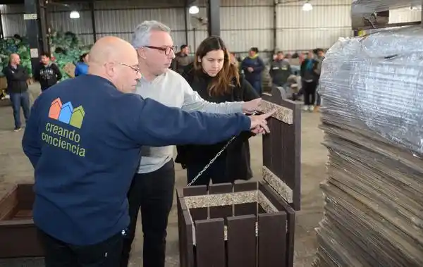 Julio Zamora recorrió las nuevas instalaciones de la cooperativa Creando Conciencia