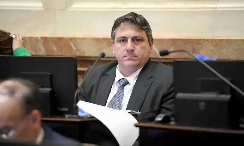 Paoltroni: “No fue buena idea de Caputo 
exponer al presidente a un Congreso vacío”
