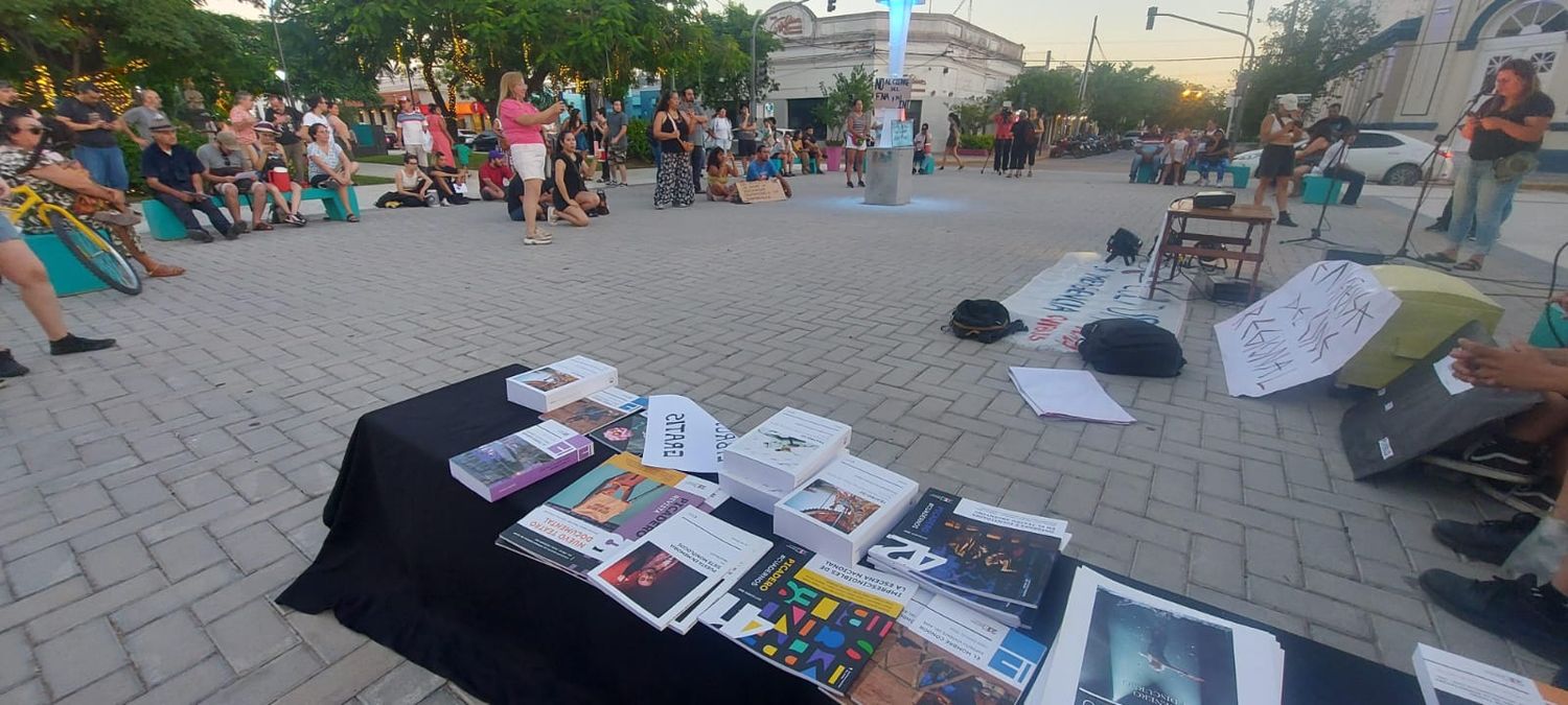 Artistas independientes de Formosa se manifestaron en contra de las políticas del Gobierno Nacional