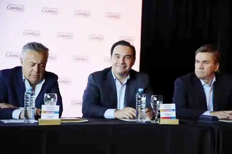 UCR: Gustavo Valdés perdió y ganó