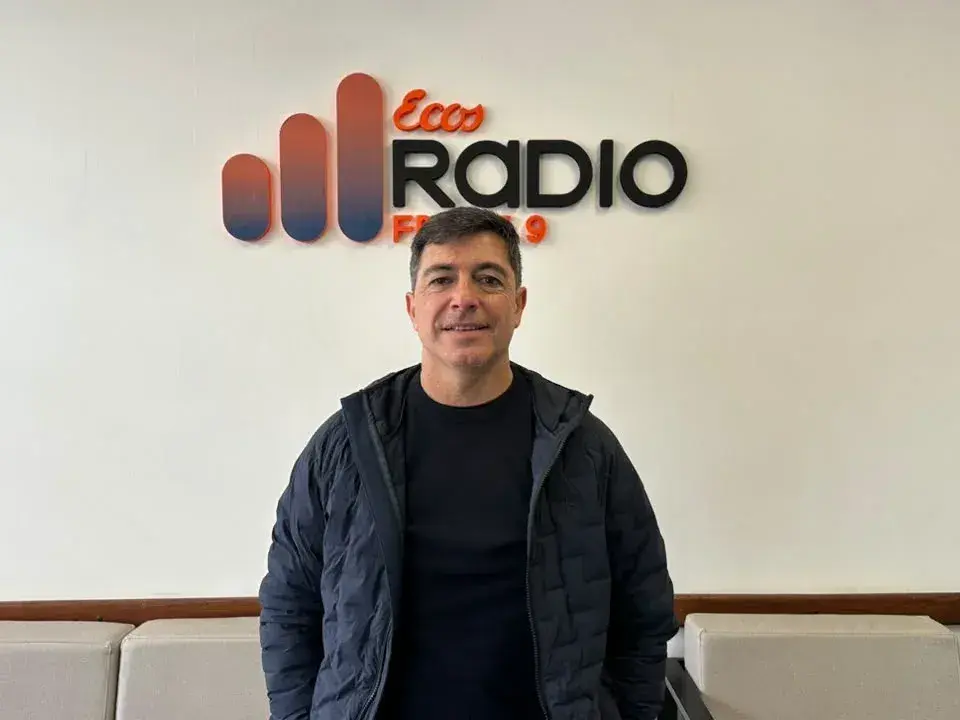 Oscar Merlo, representante de A Toda Vela Mar S.A., en Ecos Radio.