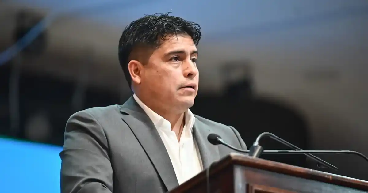 El gobernador dejó en claro que al Pacto de Mayo iría sólo a través del diálogo, “a las patadas, no”.