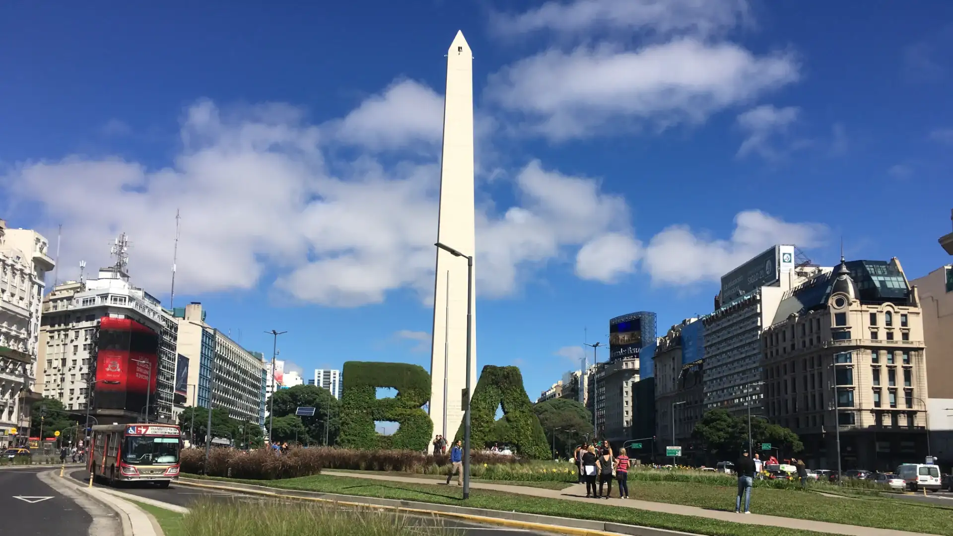 El Obelisco, uno de los puntos turísticos más importantes de la Ciudad de Buenos Aires.