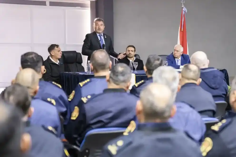 La Provincia capacita a la Policía para intervenir en crisis de salud mental en la vía pública