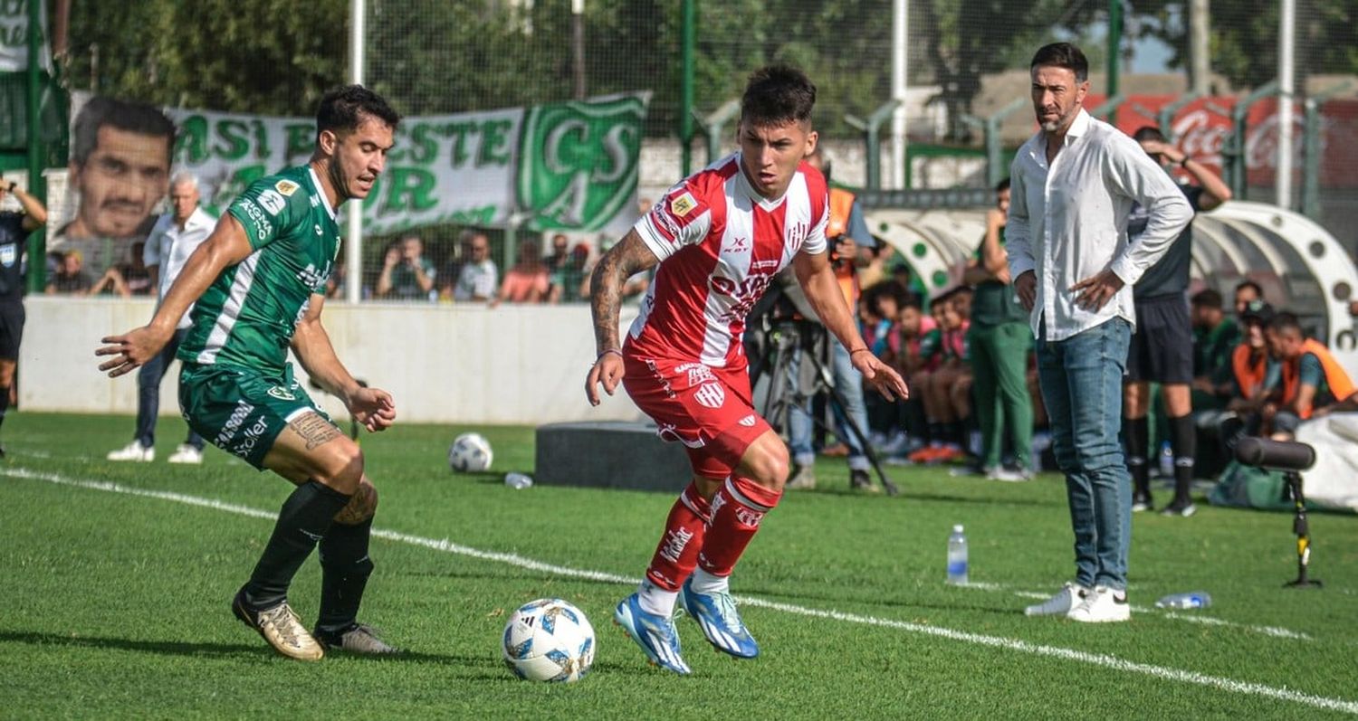 Mateo Del Blanco, jugador de Unión, momentos antes de la lesión que sufrió ante Sarmiento. Eso fue en la octava fecha, pero además, el tiempo de recuperación no sería de cuatro meses, sino de algo menos. Se produjo el 2 de marzo y se dice que podría volver a jugar allá por fines de mayo, por lo cual el club no entraría en ese "beneficio".