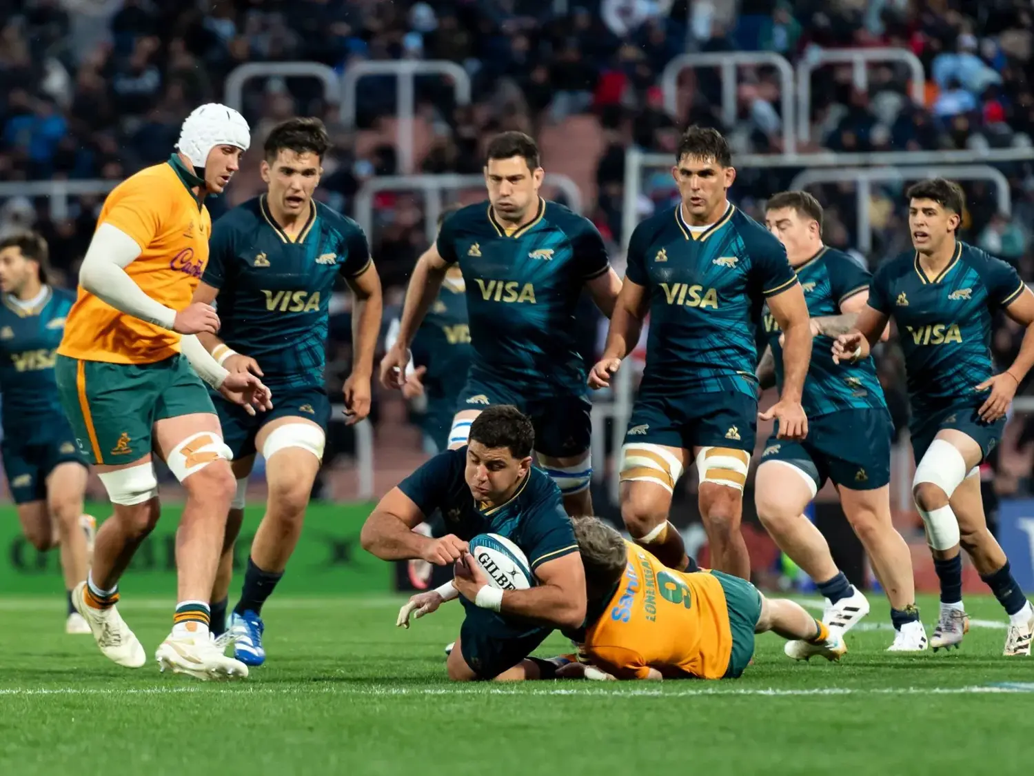 Empate 28 a 28 de Los Pumas en Mendoza ante los Wallabies. Foto: @lospumas ·