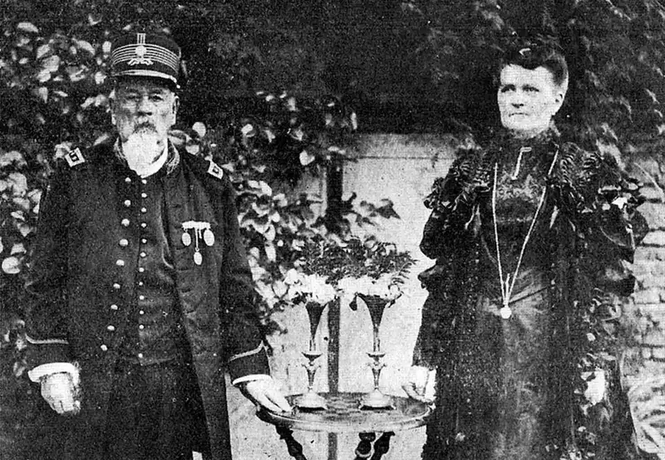 El Coronel Benito Machado (1823-1909) junto a su esposa. Se dedicó a tareas agropecuarias y fue Jefe de la Guardia Nacional, militar con influencia política y masón.