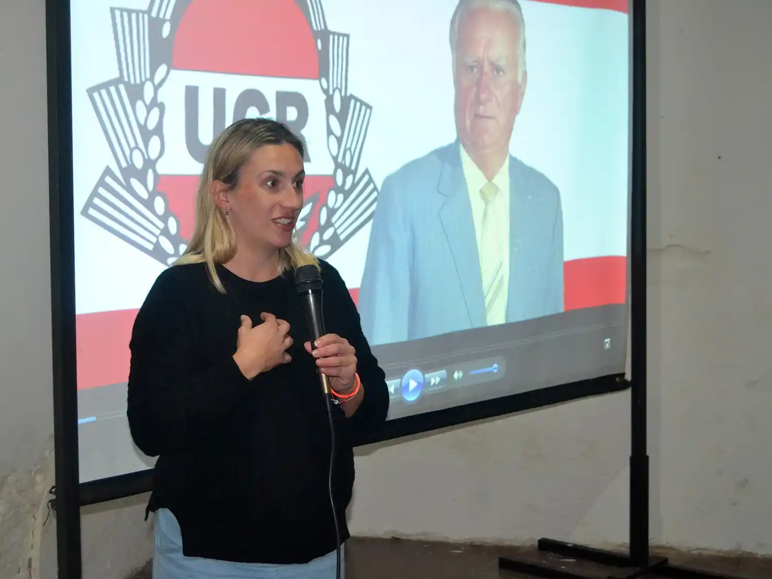 Sentido homenaje a Adolfo “Cacho” Arnaudín en la sede radical de General Galarza