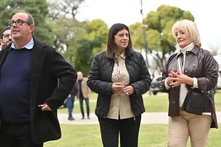 Clara García: "La lechería es una muestra del abandono de Perotti y Fernández a los productores"