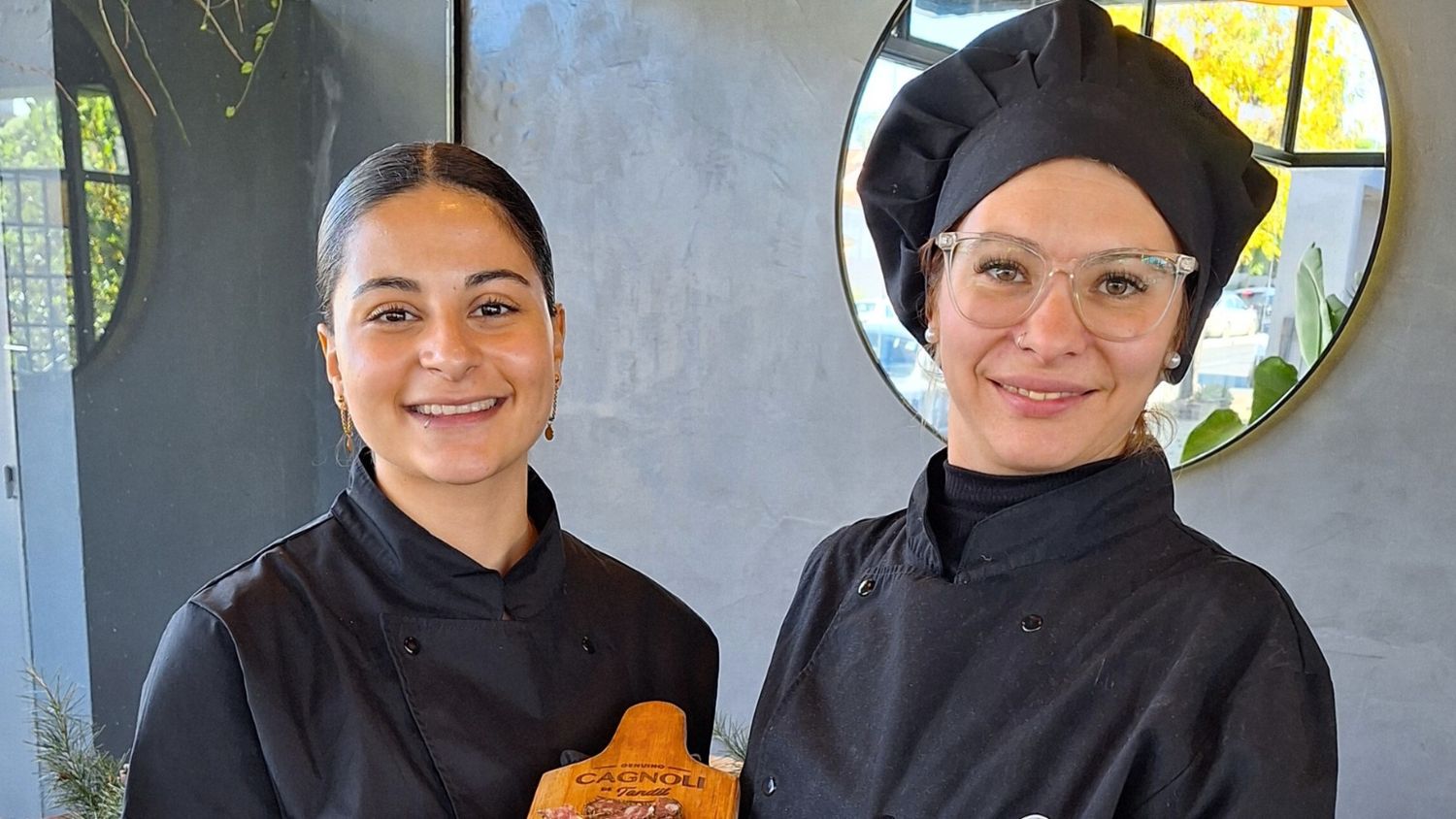 En base a spianatta de finas hierbas, disfrutá del primer gran sandwich tandilero