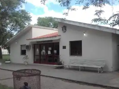 Tres hombres fueron detenidos por el robo de una camioneta en Laspiur