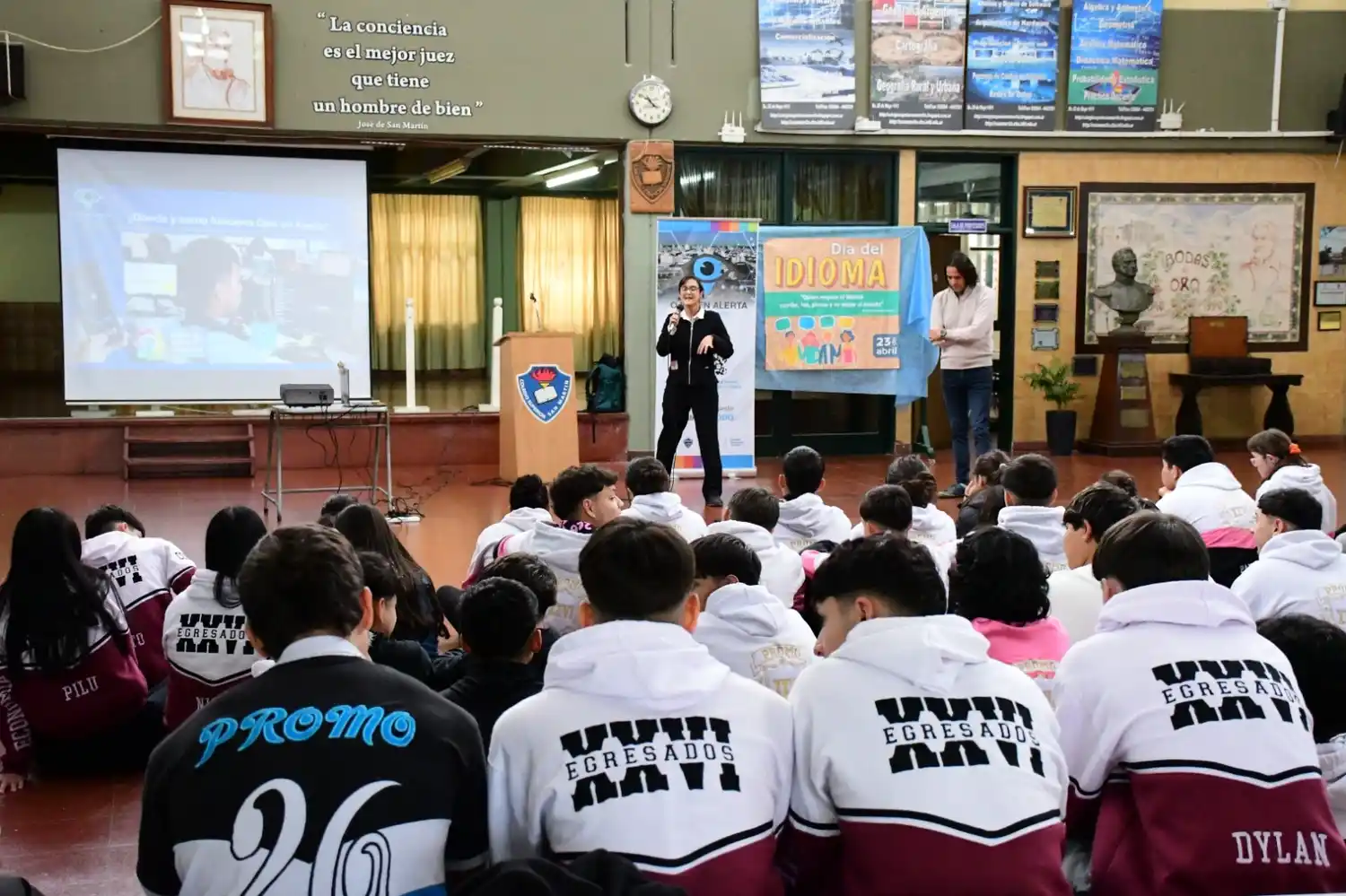 Capacitan a estudiantes en “Ojos en Alerta” en medio de la preocupación por amenazas en escuelas