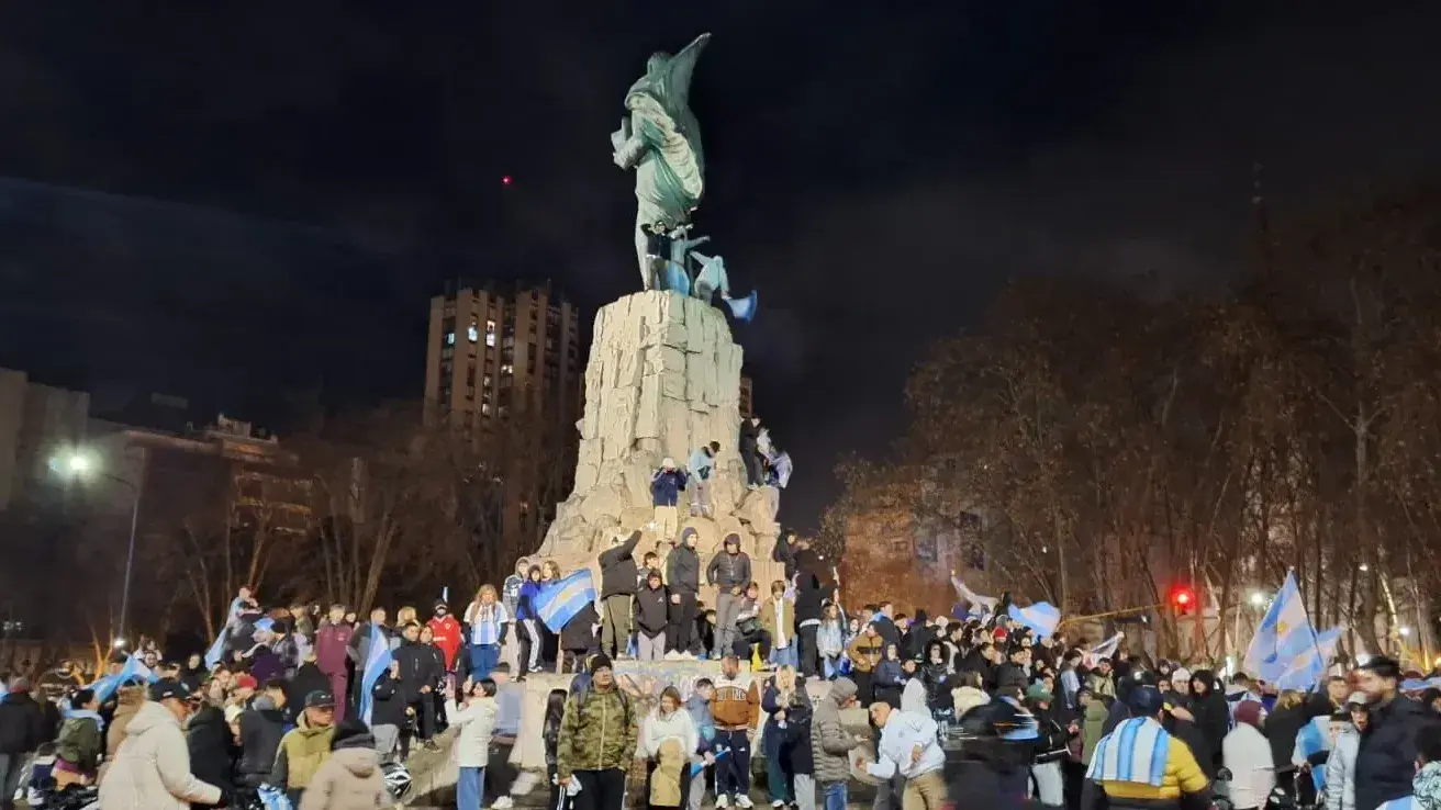 Festejos, disturbios y pirotecnia post partidos de Argentina en el Mundial: ¿Qué dice la ley vigente?
